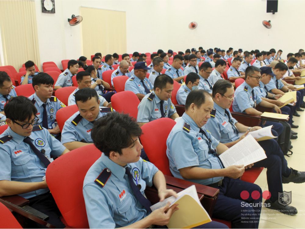 Huấn luyện và tổ chức sát hạch chứng chỉ công cụ hỗ trợ