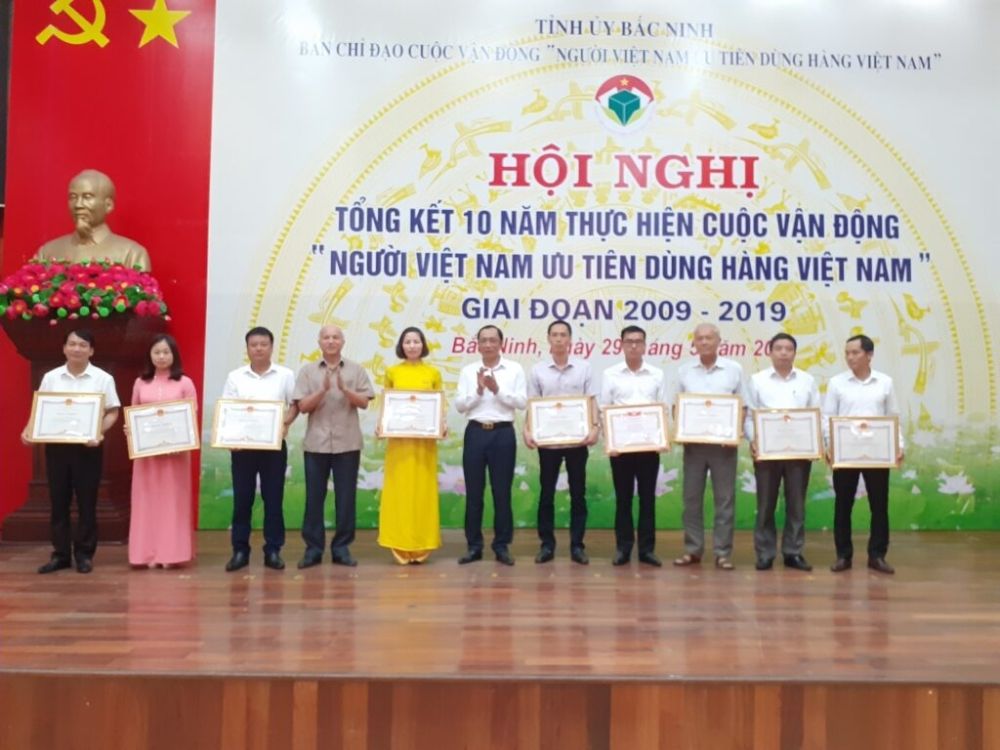 Baniphar nhận bằng khen “Doanh nghiệp thực hiện tốt cuộc vận động người Việt Nam ưu tiên dùng hàng Việt Nam”