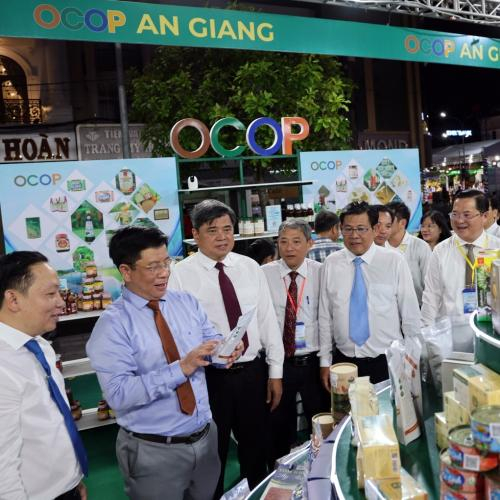 Diễn Đàn Kết Nối Sản Phẩm OCOP Vùng Đồng Bằng Sông Cửu Long: Thêm Cơ Hội Cho Sản Phẩm OCOP An Giang